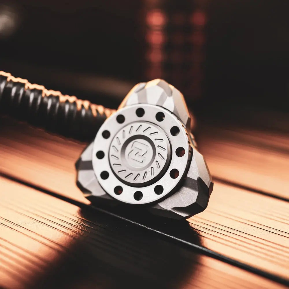 Medieval Nuke design ミニ ジルコニウム ハンドスピナー Fidget